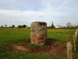 le menhir de Vaumoisson